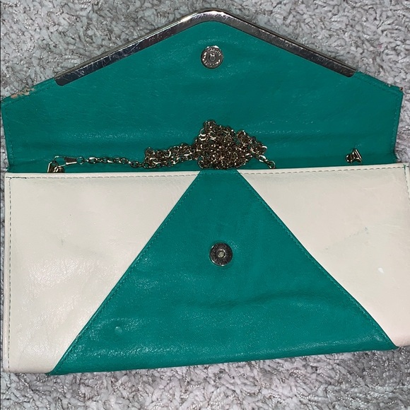 Green and Cream Envelope Purse with Gold Chain - Picture 2 of 8